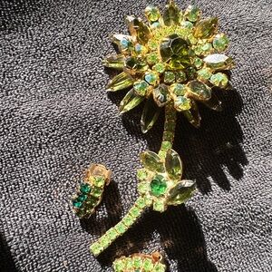 Elegant Green Crystal Flower Brooch